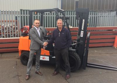 Doosan Customers with Doosan G35c-5 3 Counterbalance Doosan Customers with Doosan G35c-5 3 Counterbalance