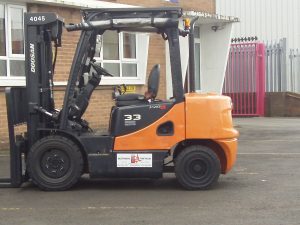 DOOSAN D33S forklift