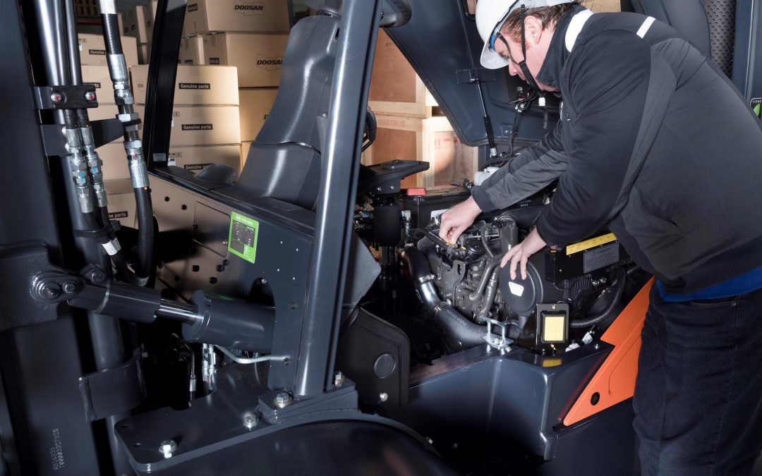 What Are the Responsibilities of a ForkLift Truck Engineer?