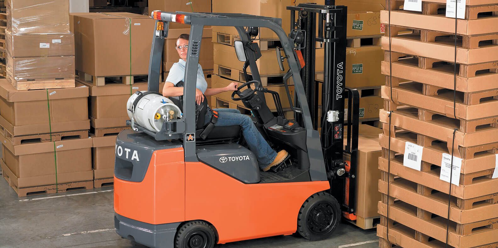 What Steps Do You Take When You Fuel Up a Forklift? | West Mercia